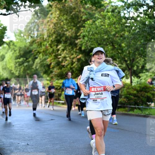 14.06.2026 - REWE Women's Run Dr. Thomas Lammeyer http://msf.ph/oto/9755994 14.06.2026 09:19:37 Laufen 10831, 57 meine-sportfotos.de