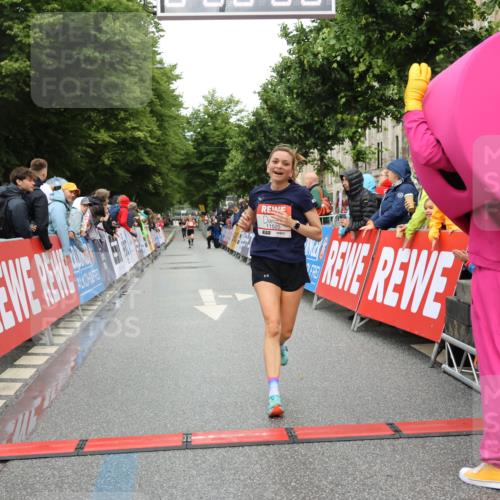14.06.2026 - REWE Women's Run Strokosch-Dieckow http://msf.ph/oto/9755996 14.06.2026 09:46:52 Ziel 10892, 11520 meine-sportfotos.de