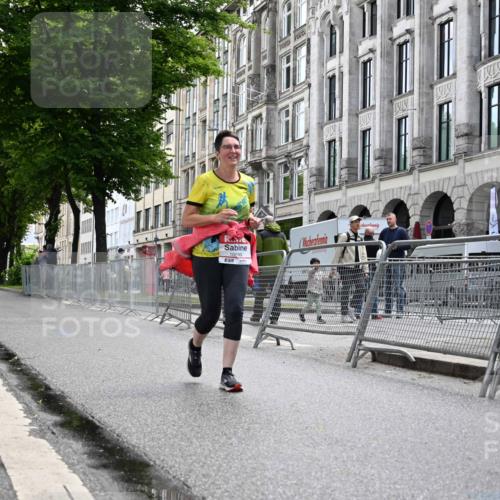 14.06.2026 - REWE Women's Run J. Mangold http://msf.ph/oto/9756005 14.06.2026 10:21:25 Ziel 10599 meine-sportfotos.de