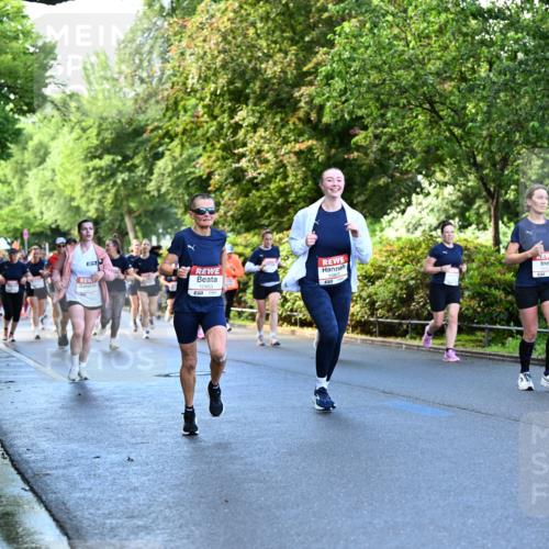 14.06.2026 - REWE Women's Run Dr. Thomas Lammeyer http://msf.ph/oto/9756035 14.06.2026 09:19:40 Laufen 51, 10453, 57, 11279, 7 meine-sportfotos.de