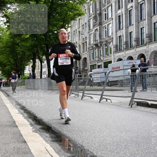 14.06.2026 - REWE Women's Run J. Mangold http://msf.ph/oto/9756045 14.06.2026 10:22:22 Ziel 10305, 10731, 11373 meine-sportfotos.de