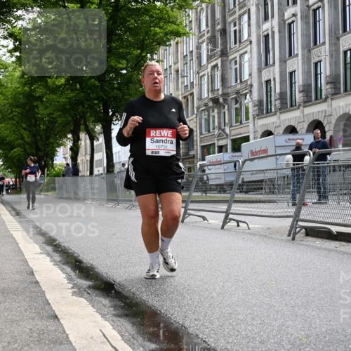 14.06.2026 - REWE Women's Run J. Mangold http://msf.ph/oto/9756047 14.06.2026 10:22:22 Ziel 10305, 10731, 11373 meine-sportfotos.de