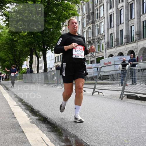 14.06.2026 - REWE Women's Run J. Mangold http://msf.ph/oto/9756050 14.06.2026 10:22:22 Ziel 10305, 10731, 11373 meine-sportfotos.de