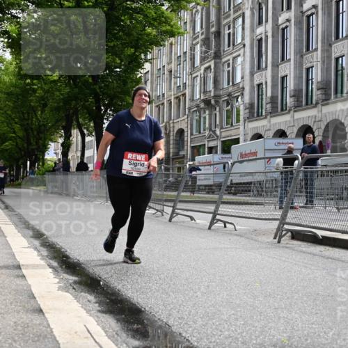 14.06.2026 - REWE Women's Run J. Mangold http://msf.ph/oto/9756062 14.06.2026 10:22:30 Ziel 10189 meine-sportfotos.de