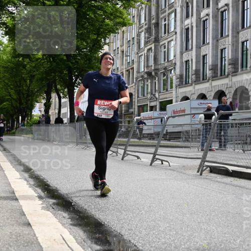 14.06.2026 - REWE Women's Run J. Mangold http://msf.ph/oto/9756064 14.06.2026 10:22:30 Ziel 10189 meine-sportfotos.de