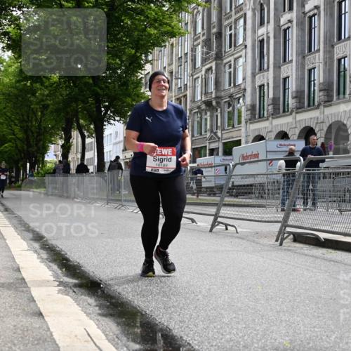 14.06.2026 - REWE Women's Run J. Mangold http://msf.ph/oto/9756066 14.06.2026 10:22:31 Ziel 10189 meine-sportfotos.de