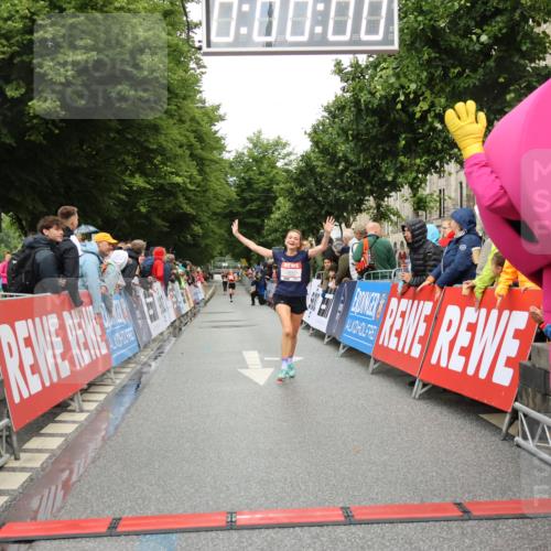 14.06.2026 - REWE Women's Run Strokosch-Dieckow http://msf.ph/oto/9756073 14.06.2026 09:46:50 Ziel 10892, 11520 meine-sportfotos.de