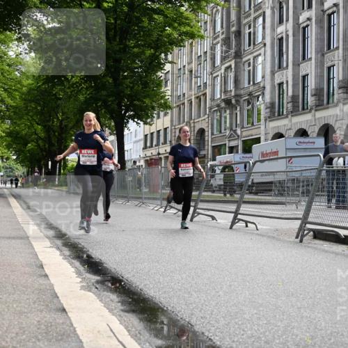 14.06.2026 - REWE Women's Run J. Mangold http://msf.ph/oto/9756098 14.06.2026 10:22:51 Ziel 10437, 10560, 10681, 10918, 11203 meine-sportfotos.de