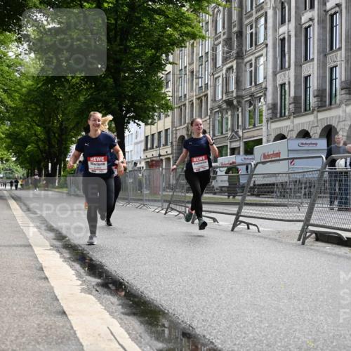 14.06.2026 - REWE Women's Run J. Mangold http://msf.ph/oto/9756099 14.06.2026 10:22:52 Ziel 10560, 10681, 10918, 11203 meine-sportfotos.de