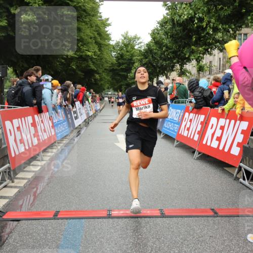 14.06.2026 - REWE Women's Run Strokosch-Dieckow http://msf.ph/oto/9756109 14.06.2026 09:46:46 Ziel 10892 meine-sportfotos.de
