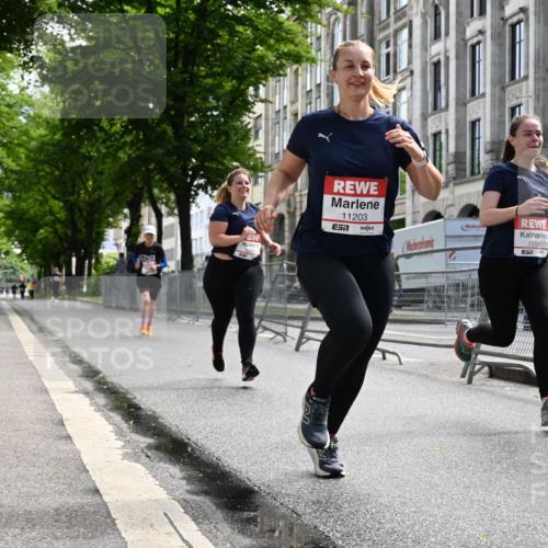 14.06.2026 - REWE Women's Run J. Mangold http://msf.ph/oto/9756116 14.06.2026 10:22:53 Ziel 10560, 10681, 10918, 11203 meine-sportfotos.de