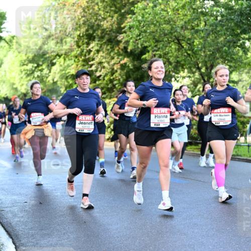 14.06.2026 - REWE Women's Run Dr. Thomas Lammeyer http://msf.ph/oto/9756138 14.06.2026 09:19:48 Laufen 10113, 10945, 10946, 7, 10622, 7 meine-sportfotos.de