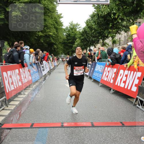 14.06.2026 - REWE Women's Run Strokosch-Dieckow http://msf.ph/oto/9756145 14.06.2026 09:46:45 Ziel 10892 meine-sportfotos.de