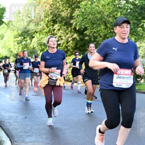 14.06.2026 - REWE Women's Run Dr. Thomas Lammeyer http://msf.ph/oto/9756160 14.06.2026 09:19:50 Laufen 11250, 10113, 57, 11027, 7 meine-sportfotos.de