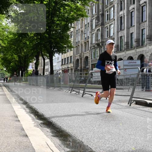 14.06.2026 - REWE Women's Run J. Mangold http://msf.ph/oto/9756162 14.06.2026 10:22:56 Ziel 10560, 10681, 10918, 11203 meine-sportfotos.de