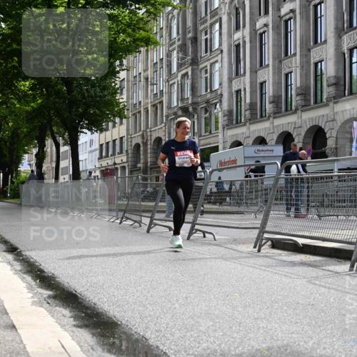14.06.2026 - REWE Women's Run J. Mangold http://msf.ph/oto/9756165 14.06.2026 10:23:10 Ziel 10457 meine-sportfotos.de