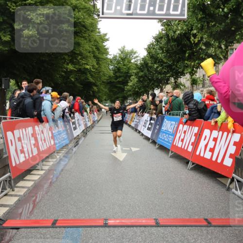 14.06.2026 - REWE Women's Run Strokosch-Dieckow http://msf.ph/oto/9756192 14.06.2026 09:46:44 Ziel 10892 meine-sportfotos.de