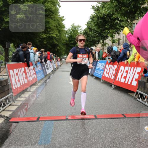 14.06.2026 - REWE Women's Run Strokosch-Dieckow http://msf.ph/oto/9756204 14.06.2026 09:46:33 Ziel 11023 meine-sportfotos.de