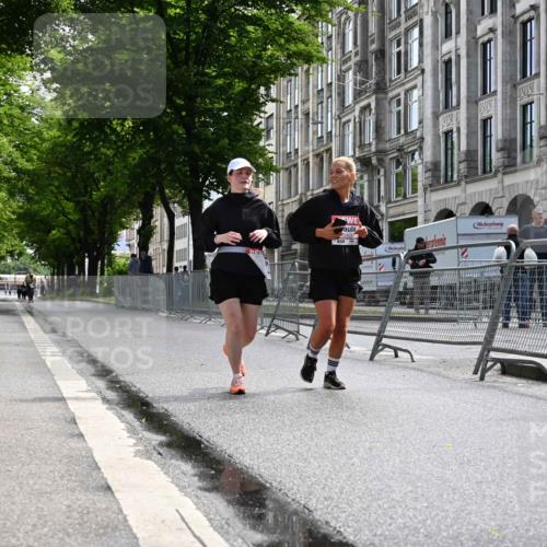 14.06.2026 - REWE Women's Run J. Mangold http://msf.ph/oto/9756232 14.06.2026 10:23:41 Ziel 10311, 10401, 10403, 10759 meine-sportfotos.de
