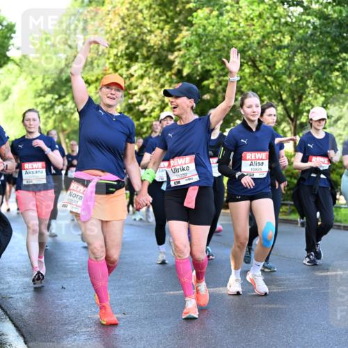 14.06.2026 - REWE Women's Run Dr. Thomas Lammeyer http://msf.ph/oto/9756233 14.06.2026 09:19:55 Laufen 11412, 57, 10938, 577, 11032, 10828, 10966, 57 meine-sportfotos.de
