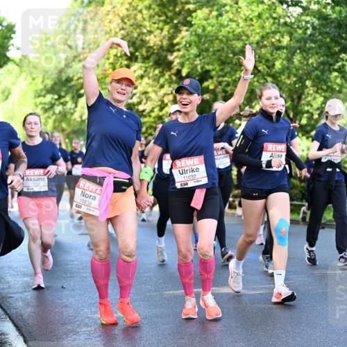 14.06.2026 - REWE Women's Run Dr. Thomas Lammeyer http://msf.ph/oto/9756236 14.06.2026 09:19:55 Laufen 11412, 57, 10938, 11032, 651, 7, 66 meine-sportfotos.de