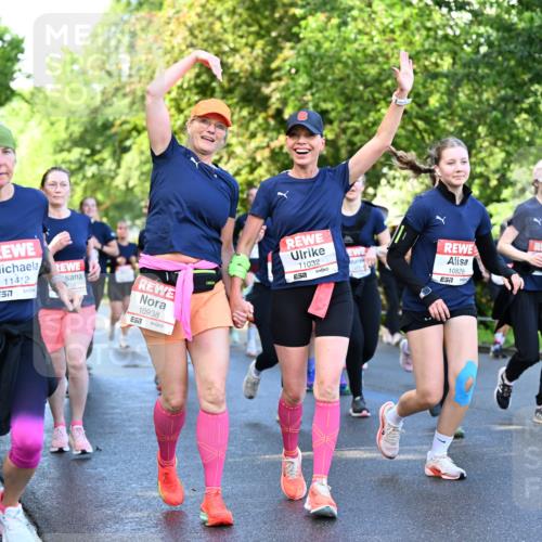 14.06.2026 - REWE Women's Run Dr. Thomas Lammeyer http://msf.ph/oto/9756238 14.06.2026 09:19:55 Laufen 11412, 57, 10938, 7, 11032, 10828, 7 meine-sportfotos.de