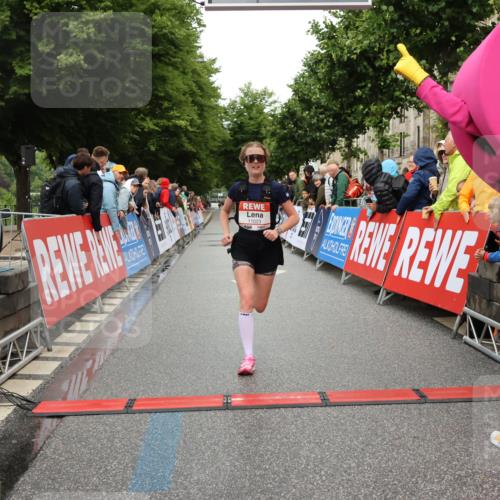 14.06.2026 - REWE Women's Run Strokosch-Dieckow http://msf.ph/oto/9756262 14.06.2026 09:46:33 Ziel 11023 meine-sportfotos.de