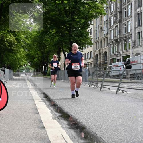 14.06.2026 - REWE Women's Run J. Mangold http://msf.ph/oto/9756328 14.06.2026 10:25:16 Ziel 10381, 10562 meine-sportfotos.de