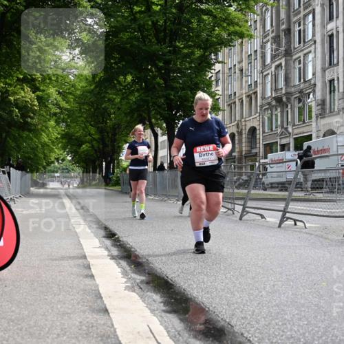 14.06.2026 - REWE Women's Run J. Mangold http://msf.ph/oto/9756336 14.06.2026 10:25:17 Ziel 10381, 10562, 11237 meine-sportfotos.de