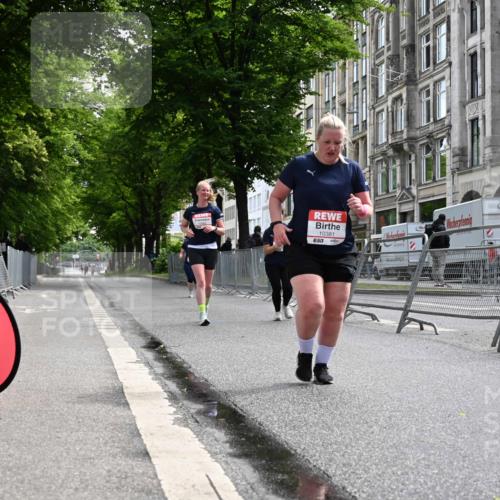 14.06.2026 - REWE Women's Run J. Mangold http://msf.ph/oto/9756340 14.06.2026 10:25:18 Ziel 10381, 10562, 11237 meine-sportfotos.de