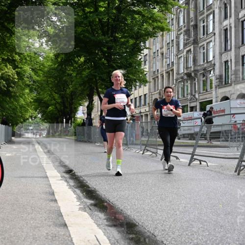 14.06.2026 - REWE Women's Run J. Mangold http://msf.ph/oto/9756358 14.06.2026 10:25:20 Ziel 10381, 10459, 10562, 11237 meine-sportfotos.de