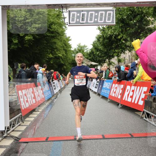 14.06.2026 - REWE Women's Run Strokosch-Dieckow http://msf.ph/oto/9756366 14.06.2026 09:46:06 Ziel 10020 meine-sportfotos.de