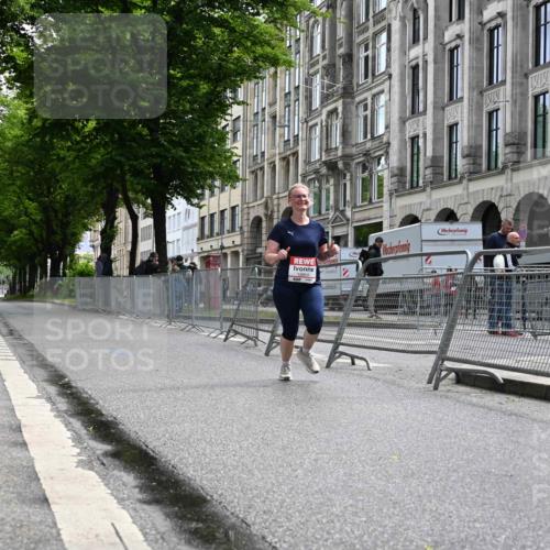 14.06.2026 - REWE Women's Run J. Mangold http://msf.ph/oto/9756377 14.06.2026 10:25:23 Ziel 10381, 10459, 10562, 11237 meine-sportfotos.de