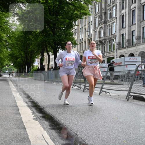 14.06.2026 - REWE Women's Run J. Mangold http://msf.ph/oto/9756389 14.06.2026 10:25:52 Ziel 10135, 10136 meine-sportfotos.de