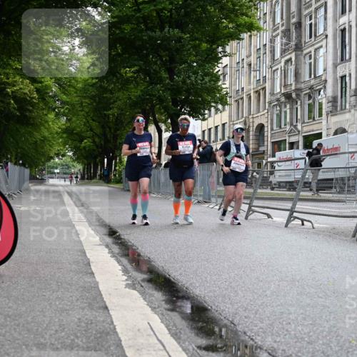 14.06.2026 - REWE Women's Run J. Mangold http://msf.ph/oto/9756406 14.06.2026 10:26:30 Ziel 10484, 11230, 11232 meine-sportfotos.de