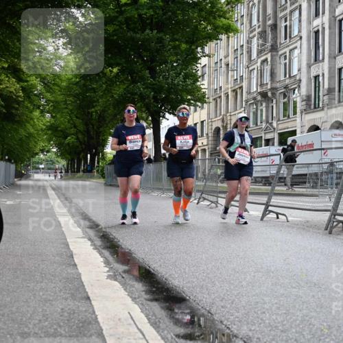 14.06.2026 - REWE Women's Run J. Mangold http://msf.ph/oto/9756415 14.06.2026 10:26:31 Ziel 10484, 11230, 11232 meine-sportfotos.de
