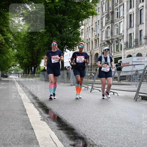 14.06.2026 - REWE Women's Run J. Mangold http://msf.ph/oto/9756420 14.06.2026 10:26:31 Ziel 10484, 11230, 11232 meine-sportfotos.de