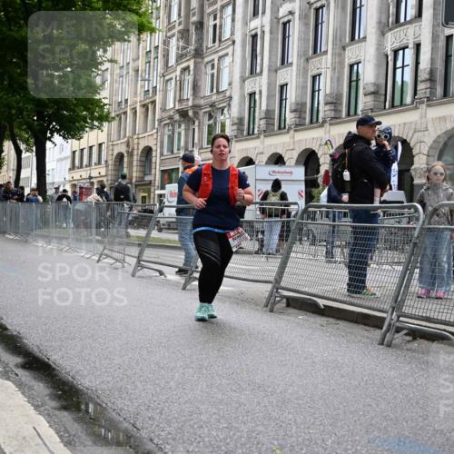 14.06.2026 - REWE Women's Run J. Mangold http://msf.ph/oto/9756434 14.06.2026 10:28:53 Ziel 10540 meine-sportfotos.de