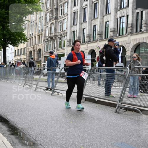 14.06.2026 - REWE Women's Run J. Mangold http://msf.ph/oto/9756441 14.06.2026 10:28:53 Ziel 10540 meine-sportfotos.de