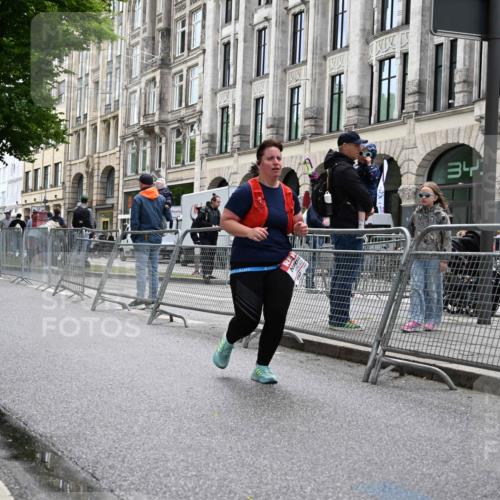 14.06.2026 - REWE Women's Run J. Mangold http://msf.ph/oto/9756443 14.06.2026 10:28:53 Ziel 10540 meine-sportfotos.de