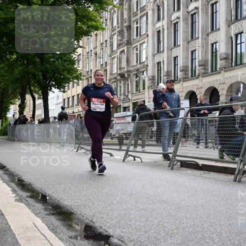 14.06.2026 - REWE Women's Run J. Mangold http://msf.ph/oto/9756454 14.06.2026 10:30:15 Ziel 11464 meine-sportfotos.de