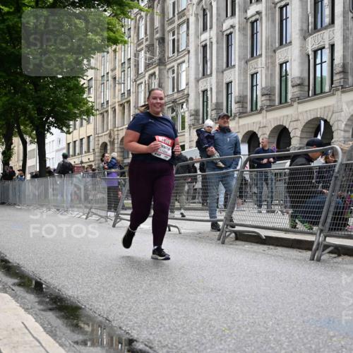 14.06.2026 - REWE Women's Run J. Mangold http://msf.ph/oto/9756458 14.06.2026 10:30:16 Ziel 11464 meine-sportfotos.de