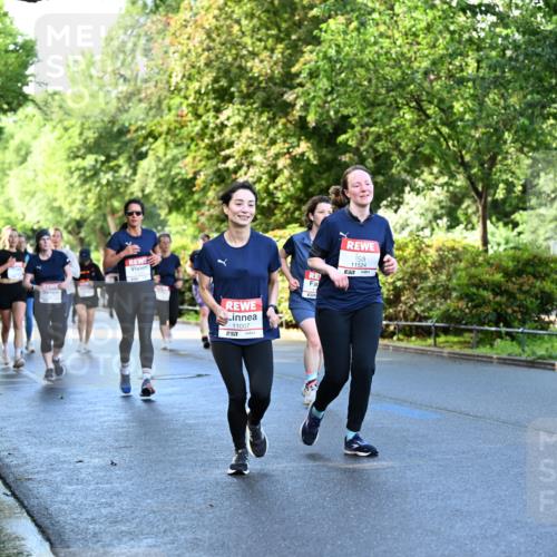 14.06.2026 - REWE Women's Run Dr. Thomas Lammeyer http://msf.ph/oto/9756460 14.06.2026 09:20:11 Laufen 11007, 57, 11524, 11278, 7 meine-sportfotos.de