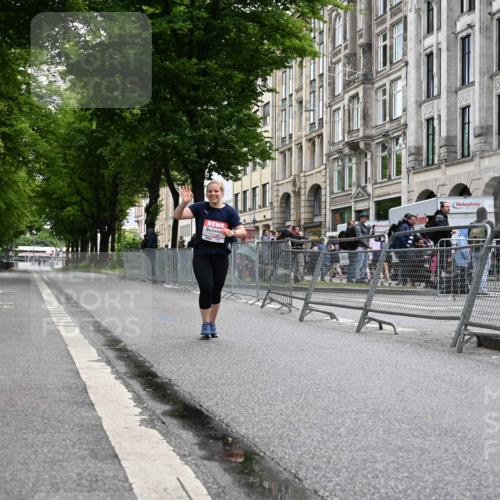 14.06.2026 - REWE Women's Run J. Mangold http://msf.ph/oto/9756471 14.06.2026 10:31:12 Ziel 10228 meine-sportfotos.de