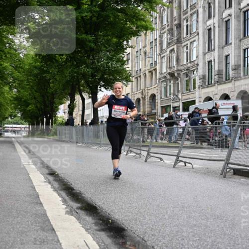 14.06.2026 - REWE Women's Run J. Mangold http://msf.ph/oto/9756481 14.06.2026 10:31:13 Ziel 10228 meine-sportfotos.de