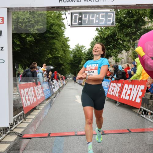 14.06.2026 - REWE Women's Run Strokosch-Dieckow http://msf.ph/oto/9756484 14.06.2026 09:45:16 Ziel 10072 meine-sportfotos.de