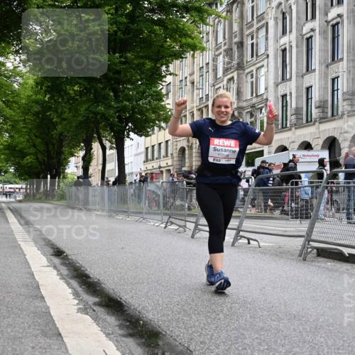 14.06.2026 - REWE Women's Run J. Mangold http://msf.ph/oto/9756503 14.06.2026 10:31:15 Ziel 10228 meine-sportfotos.de
