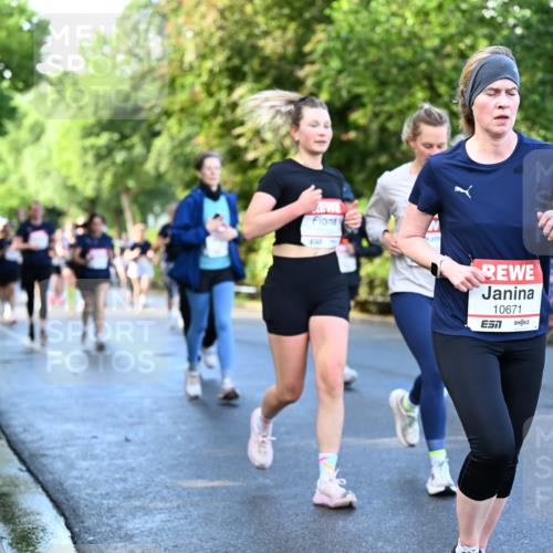14.06.2026 - REWE Women's Run Dr. Thomas Lammeyer http://msf.ph/oto/9756528 14.06.2026 09:20:16 Laufen 10671, 7 meine-sportfotos.de
