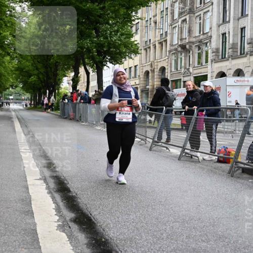 14.06.2026 - REWE Women's Run J. Mangold http://msf.ph/oto/9756554 14.06.2026 10:37:03 Ziel 10176 meine-sportfotos.de