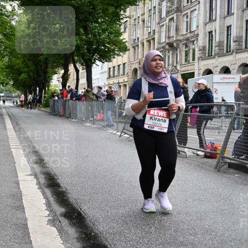 14.06.2026 - REWE Women's Run J. Mangold http://msf.ph/oto/9756566 14.06.2026 10:37:04 Ziel 10176 meine-sportfotos.de